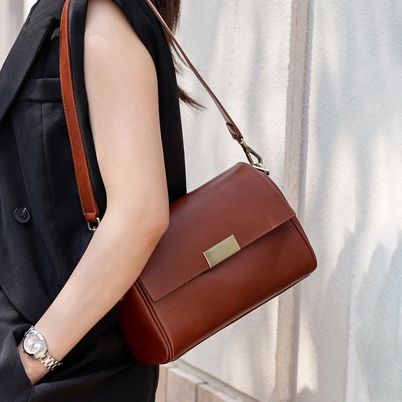 Luxury Bags China Wholesale - 소가죽 여성 숄더백 크로스백 레트로 다용도