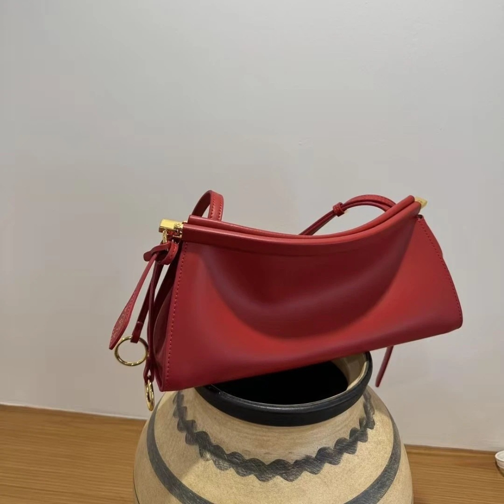 Luxury Bags Medium Size - 럭셔리 디자이너 LE CLICK EAST WEST