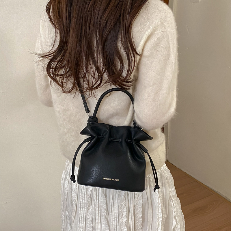 여성용 인조가죽 버킷백 드로스트링 클로저 퀵트 럭셔리  - Quiet Luxury Bags Crossbody 리뷰 및 가격