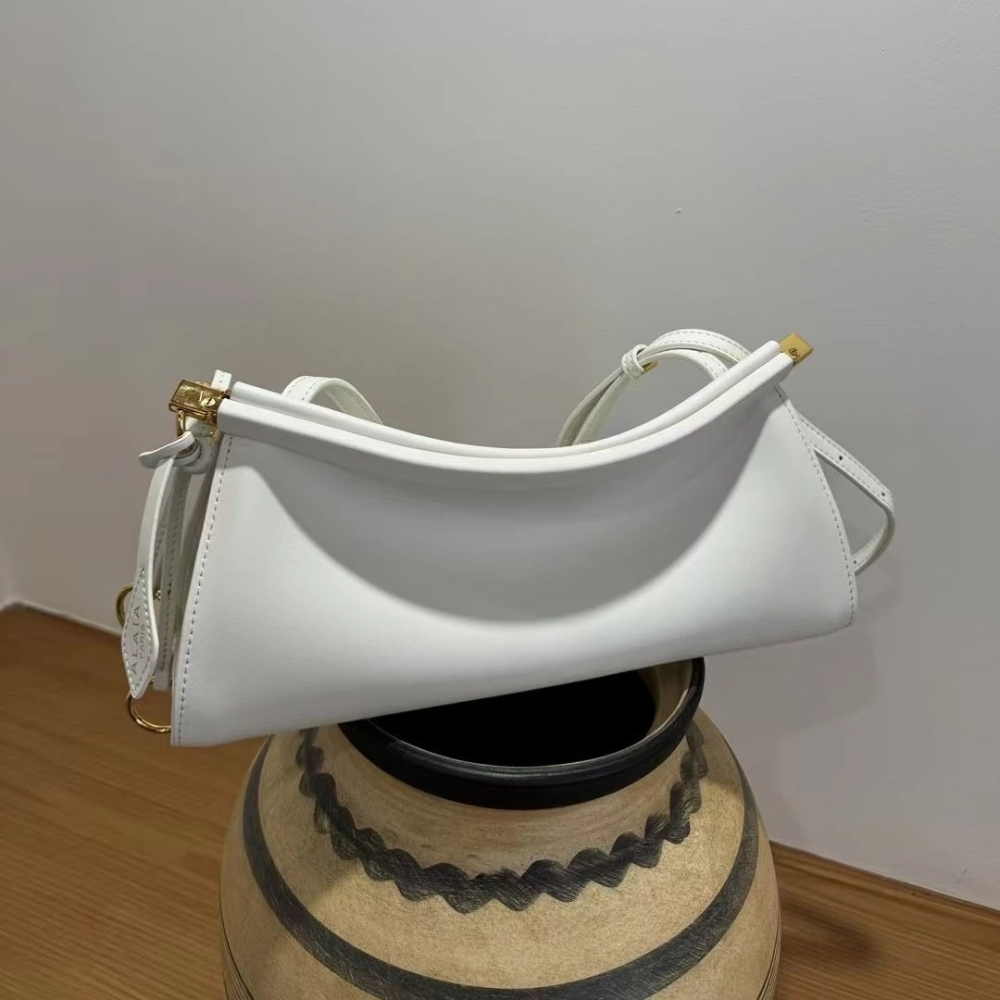 럭셔리 디자이너 LE CLICK EAST WEST 호보 - Luxury Bags Medium Size 리뷰 및 가격