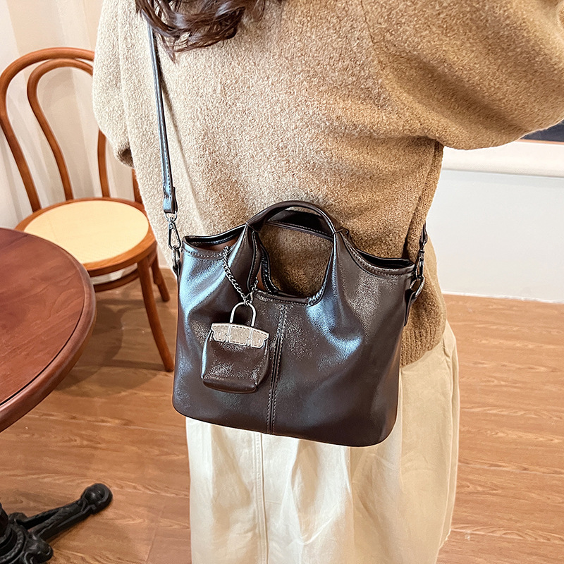 고품질 인기 도매 니치 디자인 레트로 패션 겨드랑이 크 - Luxury Bags China Wholesale 리뷰 및 가격