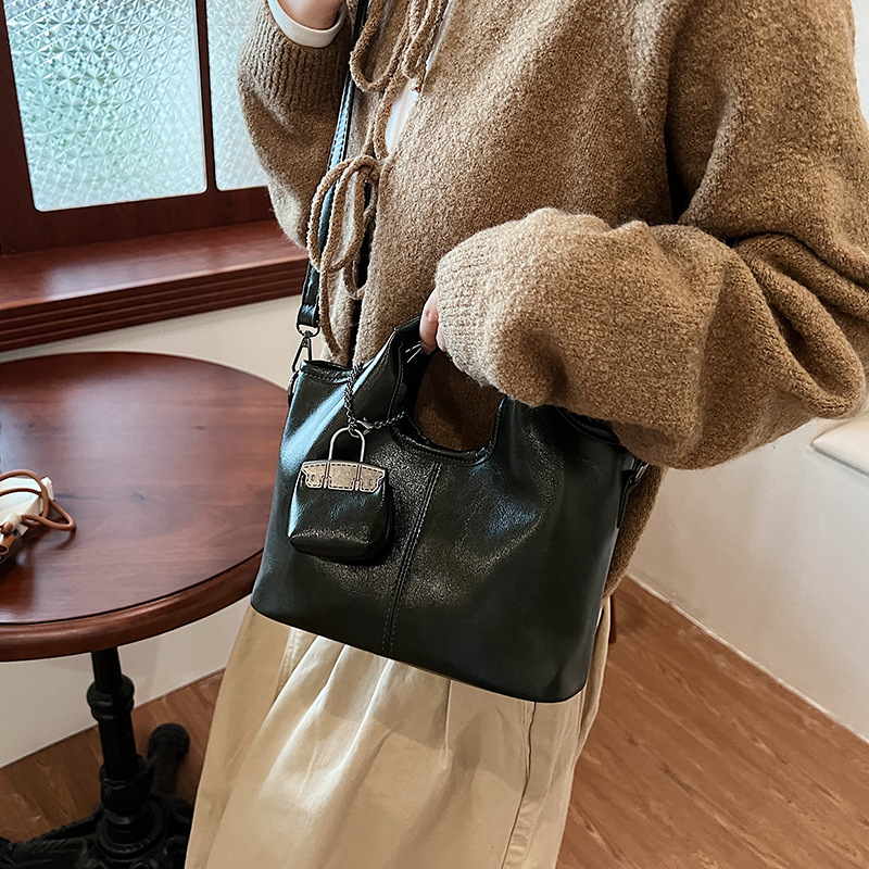 고품질 인기 도매 니치 디자인 레트로 패션 겨드랑이 크 - Luxury Bags China Wholesale 리뷰 및 가격