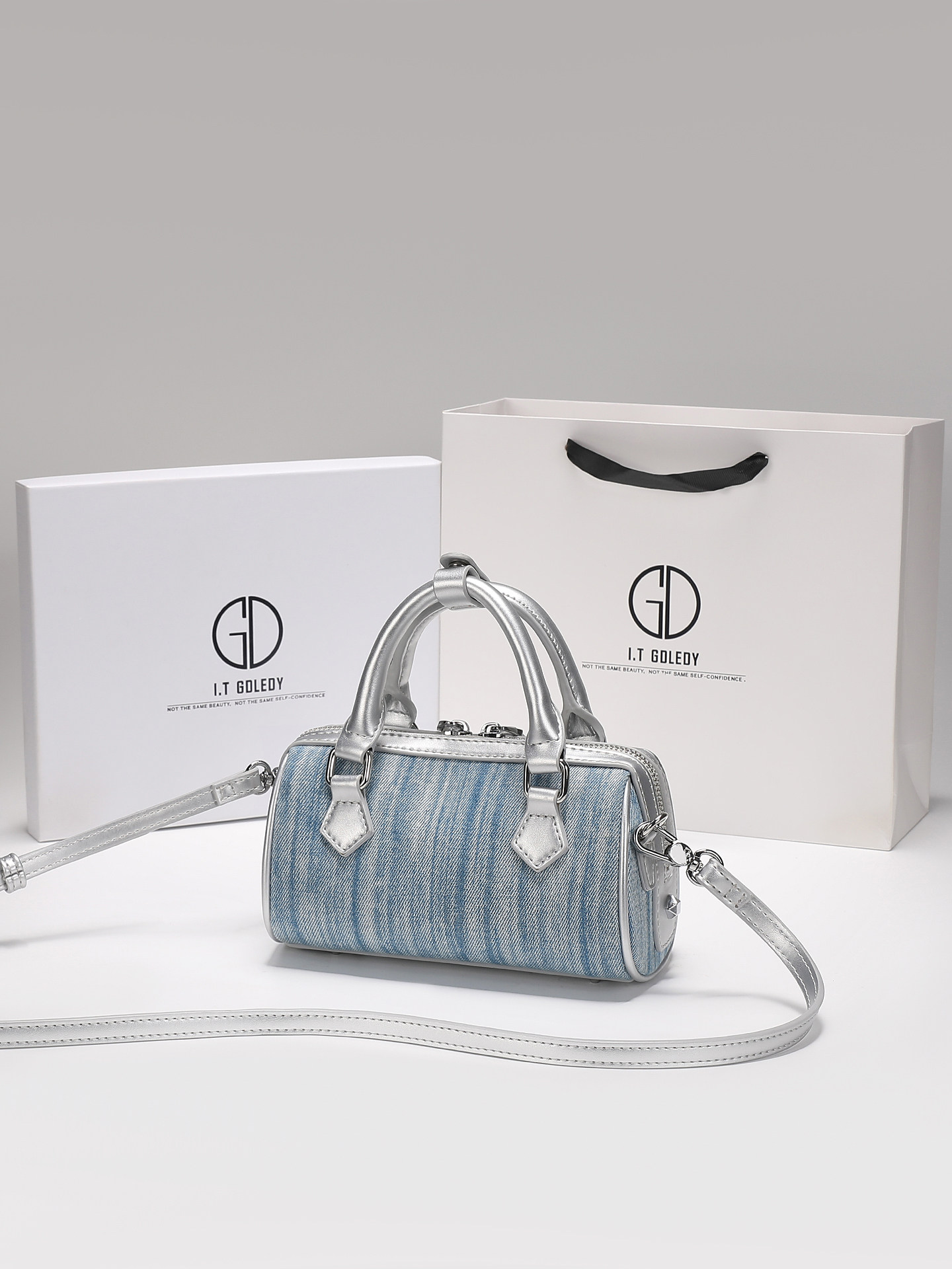 고급스럽고 빈티지한 핸드헬드 보스턴백, 섬세한 다이아몬 - Luxury Bags Denim 리뷰 및 가격